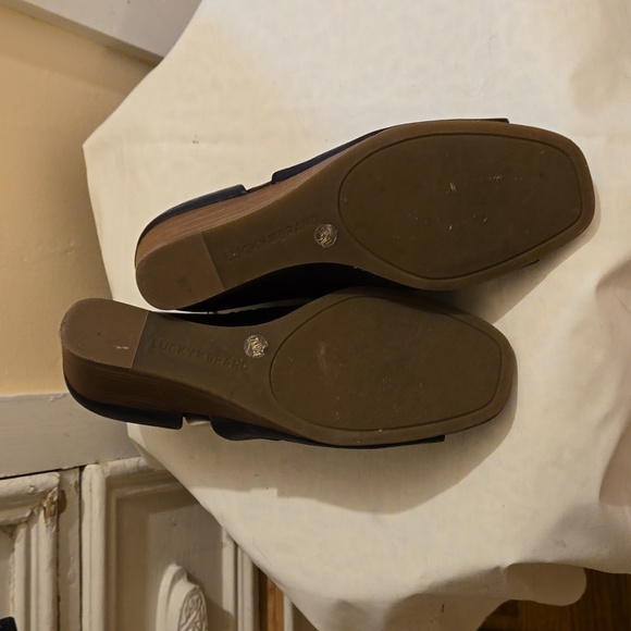 Lucky Brand black leather toe less wedges Sz 7.5M 🥿 - Picture 7 of 8